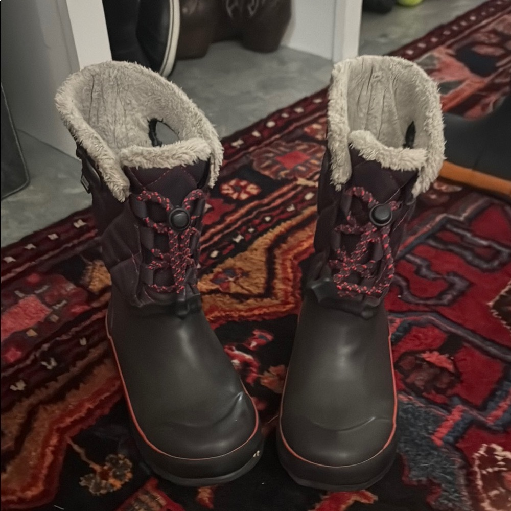 Bogs Brown and Cream Winter Boots with Sherpa Lining